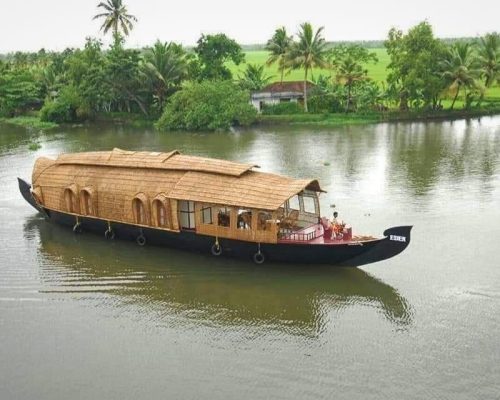 Deluxe HouseBoats
