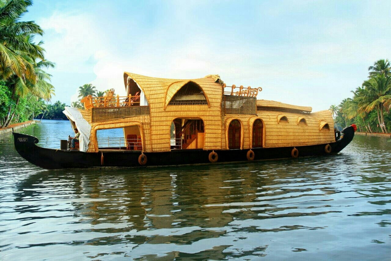 houseboat alleppey rates