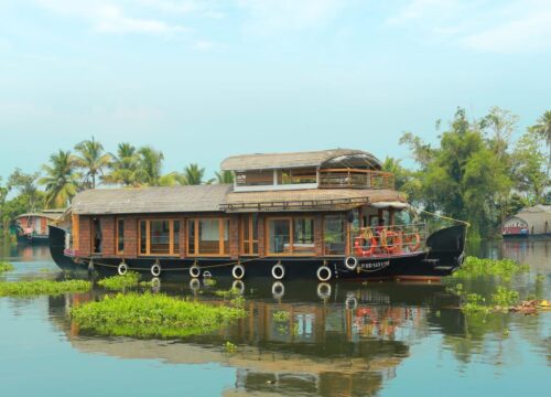 Alleppey Kumarakom Romantic cruise  2night stay in houseboat