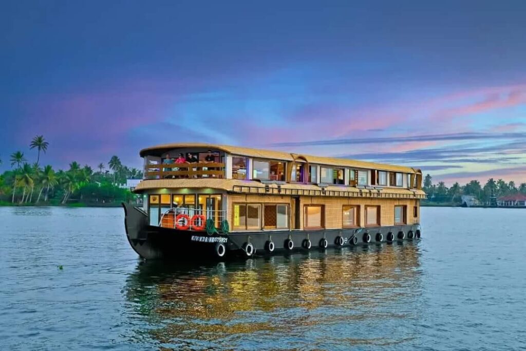 The Evolution of Houseboats: From Traditional to Modern Luxury