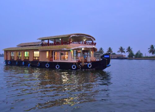 Eco-Friendly Houseboating: Sustainable Practices on the Water