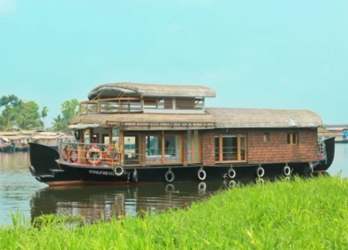 The Best Houseboat Packages for Families