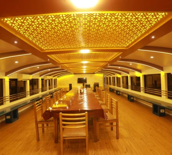 Premium Houseboat in Alleppey Backwaters