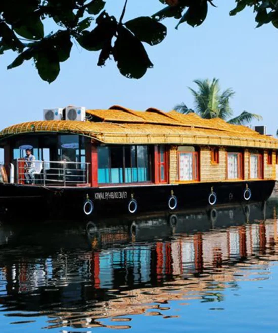 9 Reasons Why Alleppey’s Houseboats Are a Must-Experience