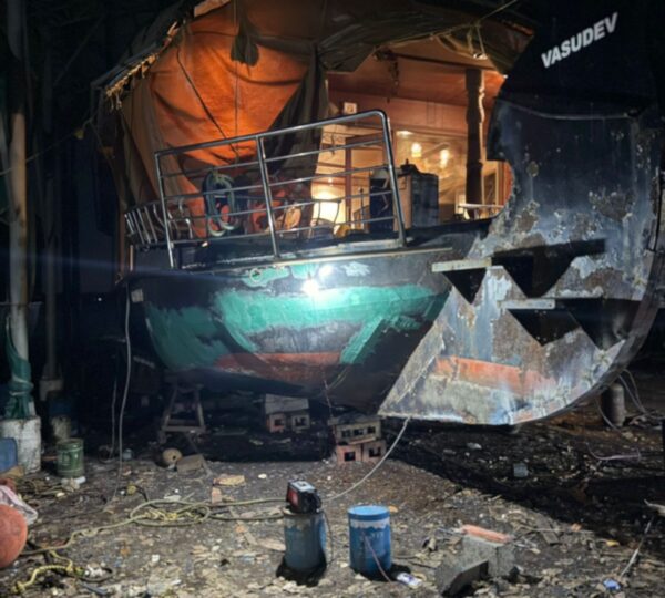 houseboat maintenance