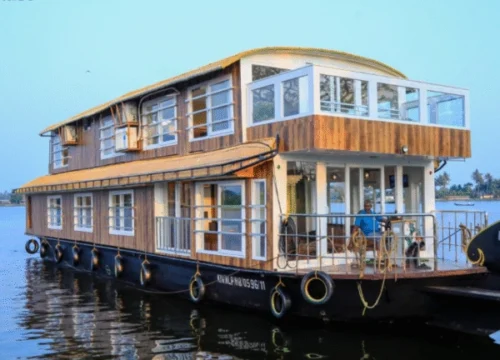 Best Things to Do on A Kerala Backwater Cruise in Alleppey