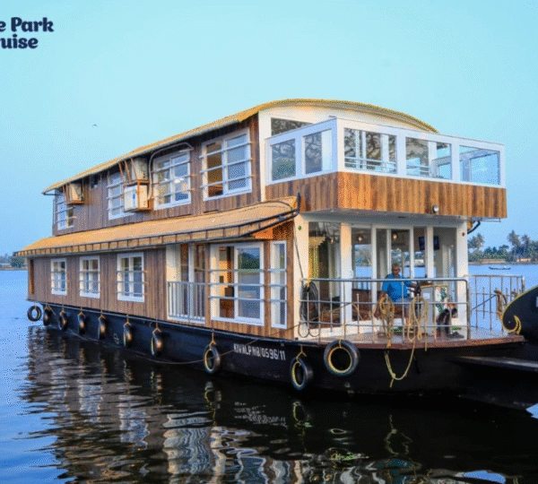 Best Things to Do on A Kerala Backwater Cruise in Alleppey