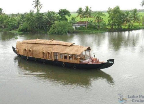 Why You Should Choose a Traditional Houseboat for Your Next Kerala Vacation