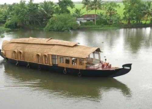 Why You Should Choose a Traditional Houseboat for Your Next Kerala Vacation