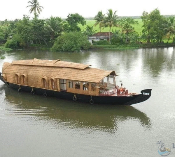 reasons of choosing traditional houseboat