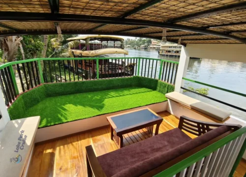 Deluxe, Premium & Luxury Houseboats in Alleppey: What’s the Difference?