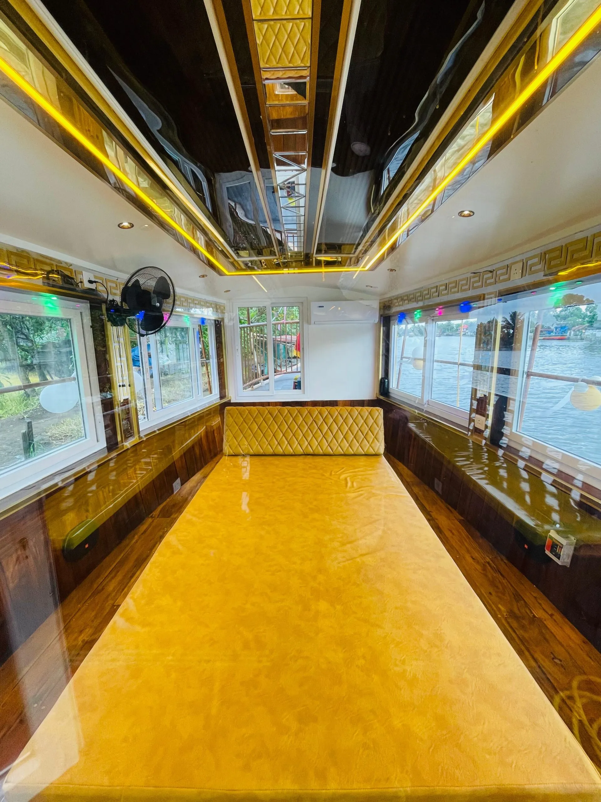 Premium Shikara Ride