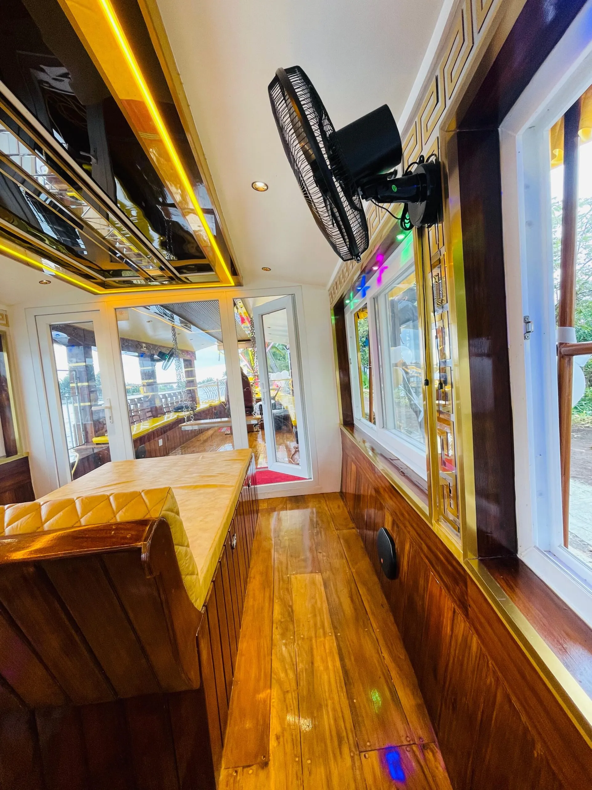  Premium Shikara Ride