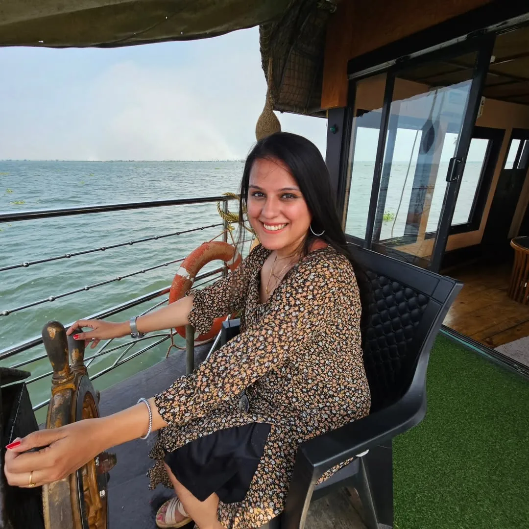  Houseboat