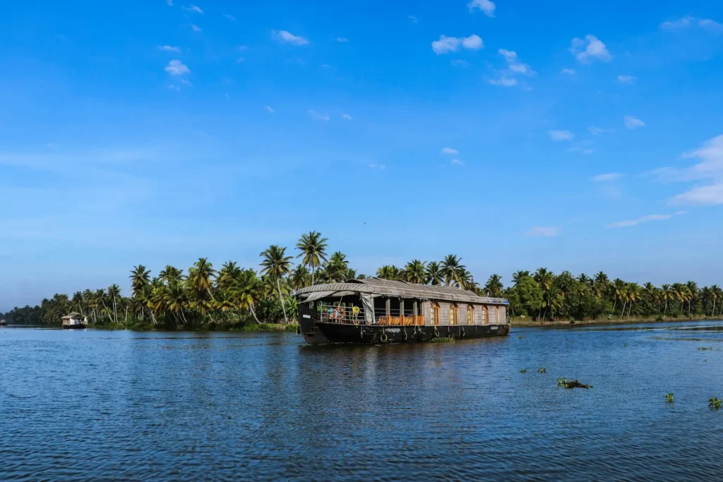 houseboat